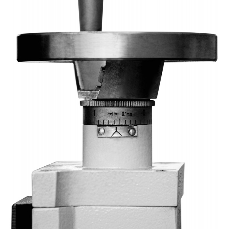 Torno-fresadora CORMAK TYTAN Center 750 Vario DRO