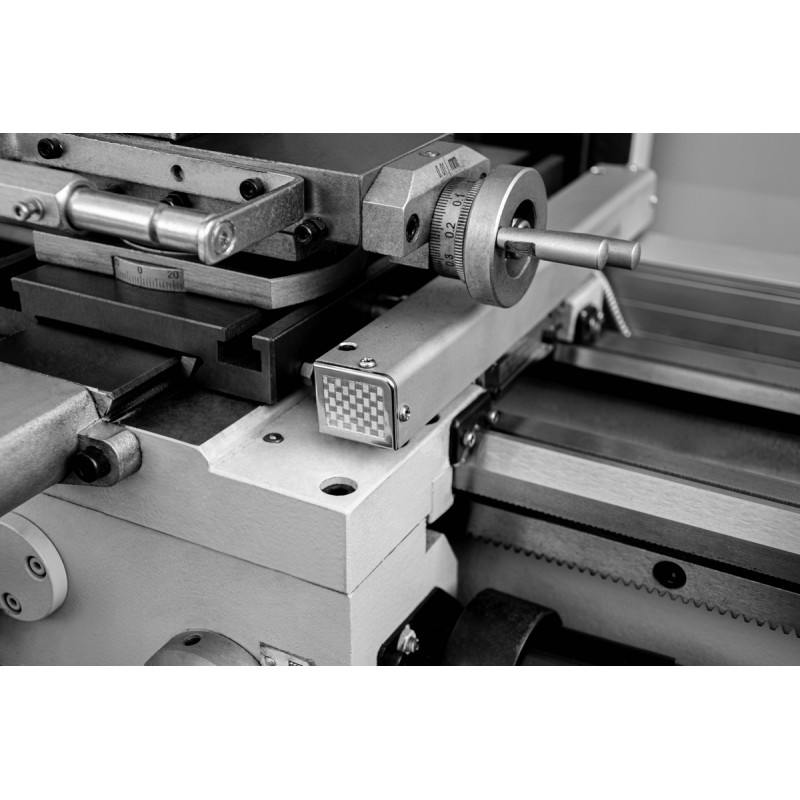 Torno-fresadora CORMAK TYTAN Center 750 Vario DRO