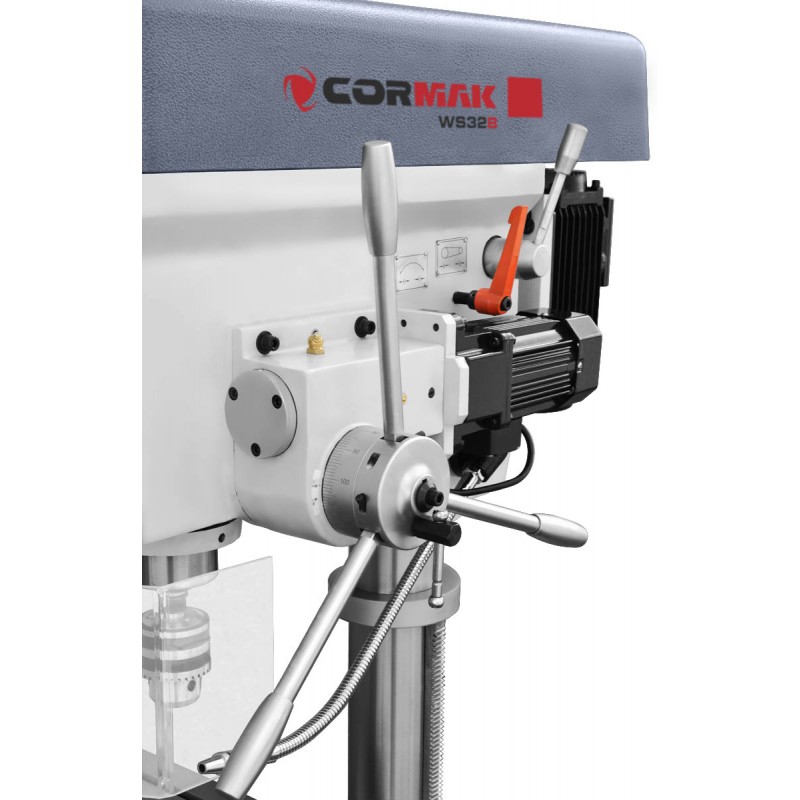 Brocadeira de mesa CORMAK WS32BC com avanço automático e refrigeração