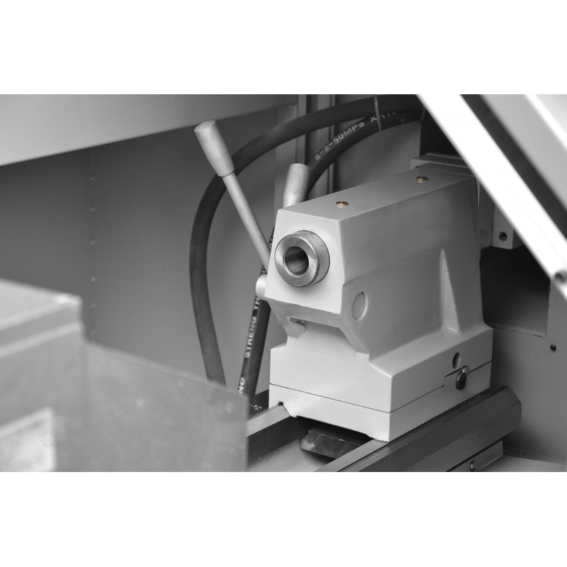 TORNO CNC CORMAK 320x1000 COM MANDRIL MANUAL SIEMENS SINUMERIK