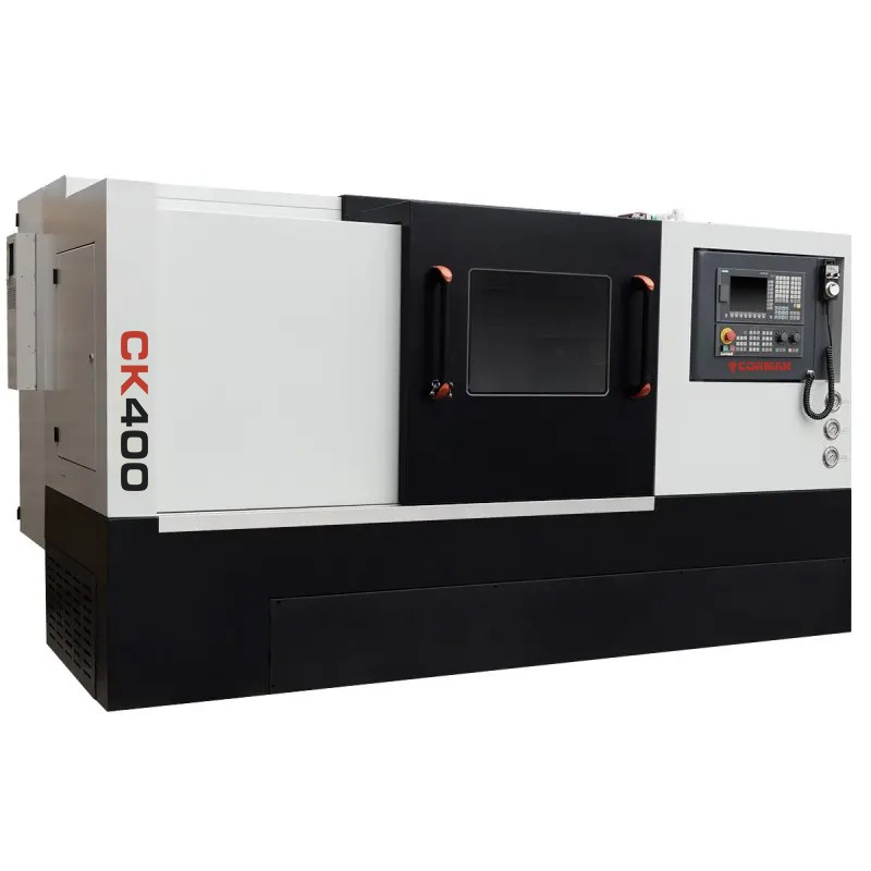 TORNO CNC CORMAK 400x500 COM MANDRIL HIDRÁULICO PARA 12 FERRAMENTAS E CONTROLADOR SIEMENS SINUMERIK 808D