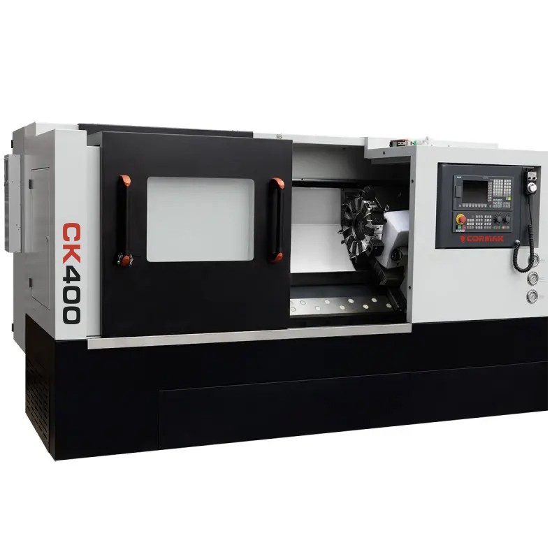 TORNO CNC CORMAK 400x1000 COM MANDRIL HIDRÁULICO PARA 12 FERRAMENTAS E CONTROLADOR SIEMENS SINUMERIK 808D