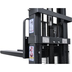 Empilhadeira elétrica de mastro Q20E35 (capacidade de carga de 2000 kg, altura de elevação de 3500 mm)